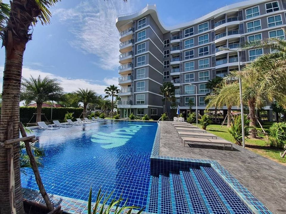 Whale Marina pool, Pattaya — amenities for residents and guests.